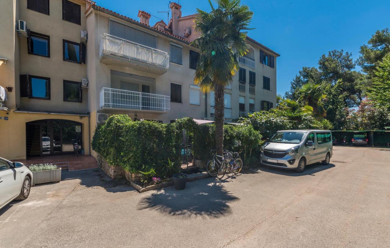 Just Renovated Stylish 2 Bedrooms Apartment Only A Few Steps From The Beach! Novigrad Istria Exterior foto