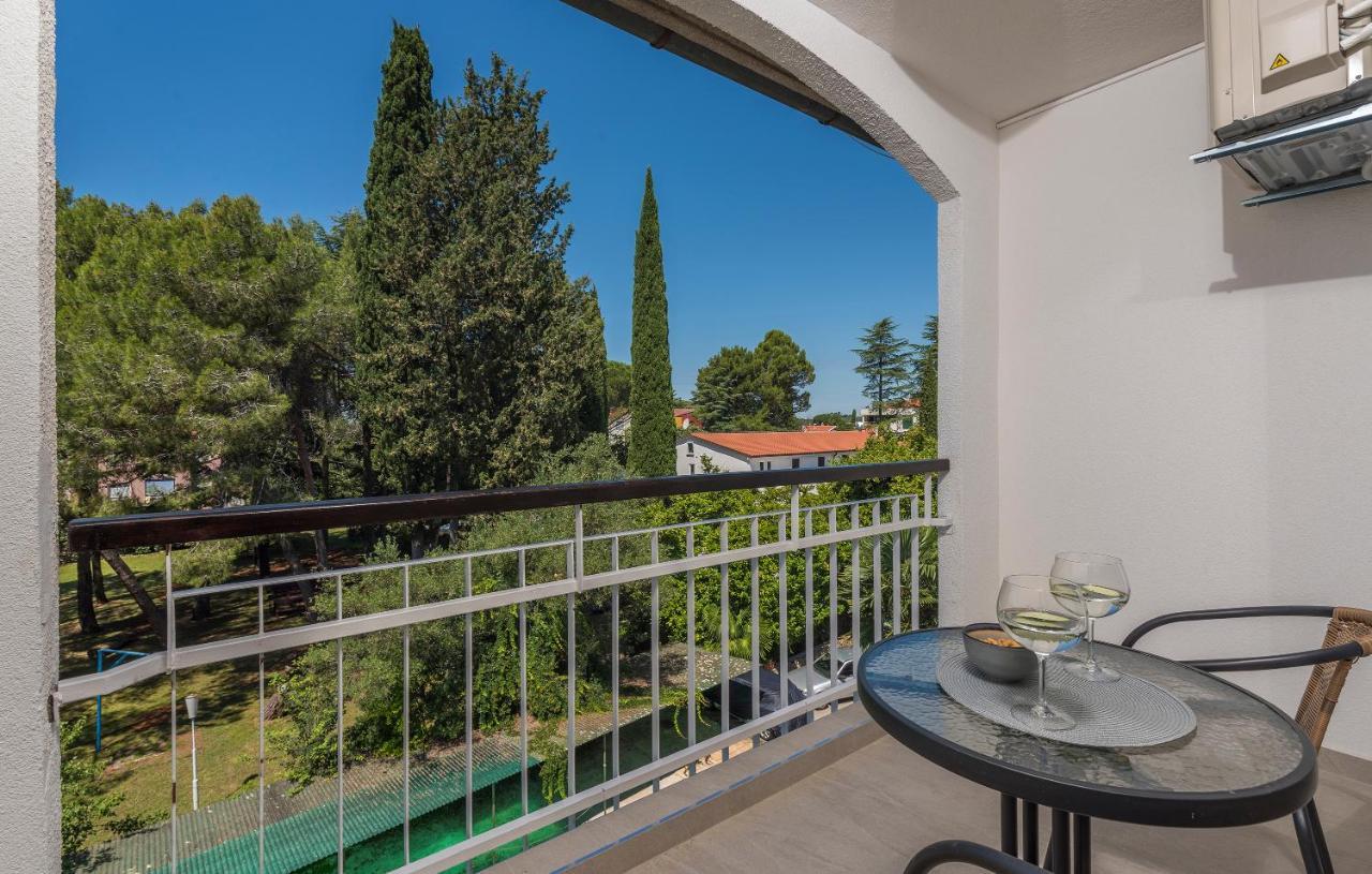 Just Renovated Stylish 2 Bedrooms Apartment Only A Few Steps From The Beach! Novigrad Istria Exterior foto